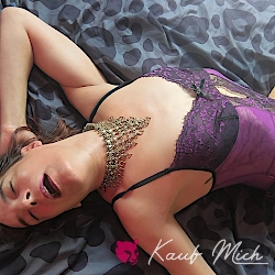 ~ Pleasure & Joy ~ Escort