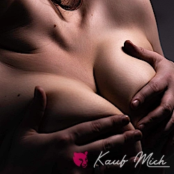 CuteAndCurvy Escort