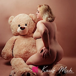 Sarah_Blond Escort