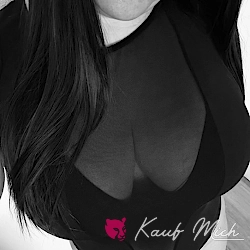 Pluna-Luna Escort