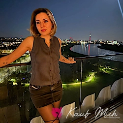 Giuli1 Escort