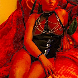 Jennifer Ezzeddine  Escort 