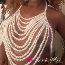 Queenb2025 Escort